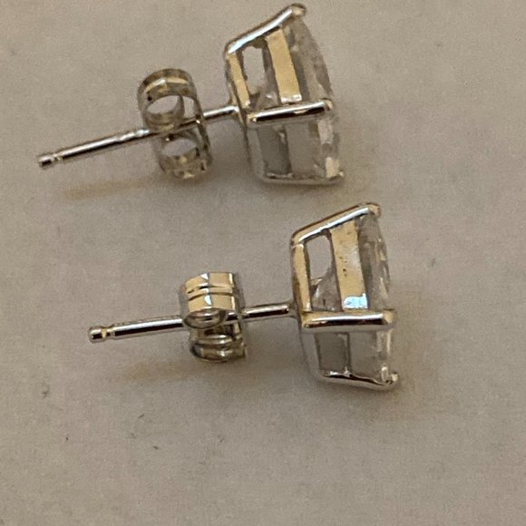 925 Sterling Silver Princess Cubic Zirconia Earrings Studs 6mm - Picture 3 of 5
